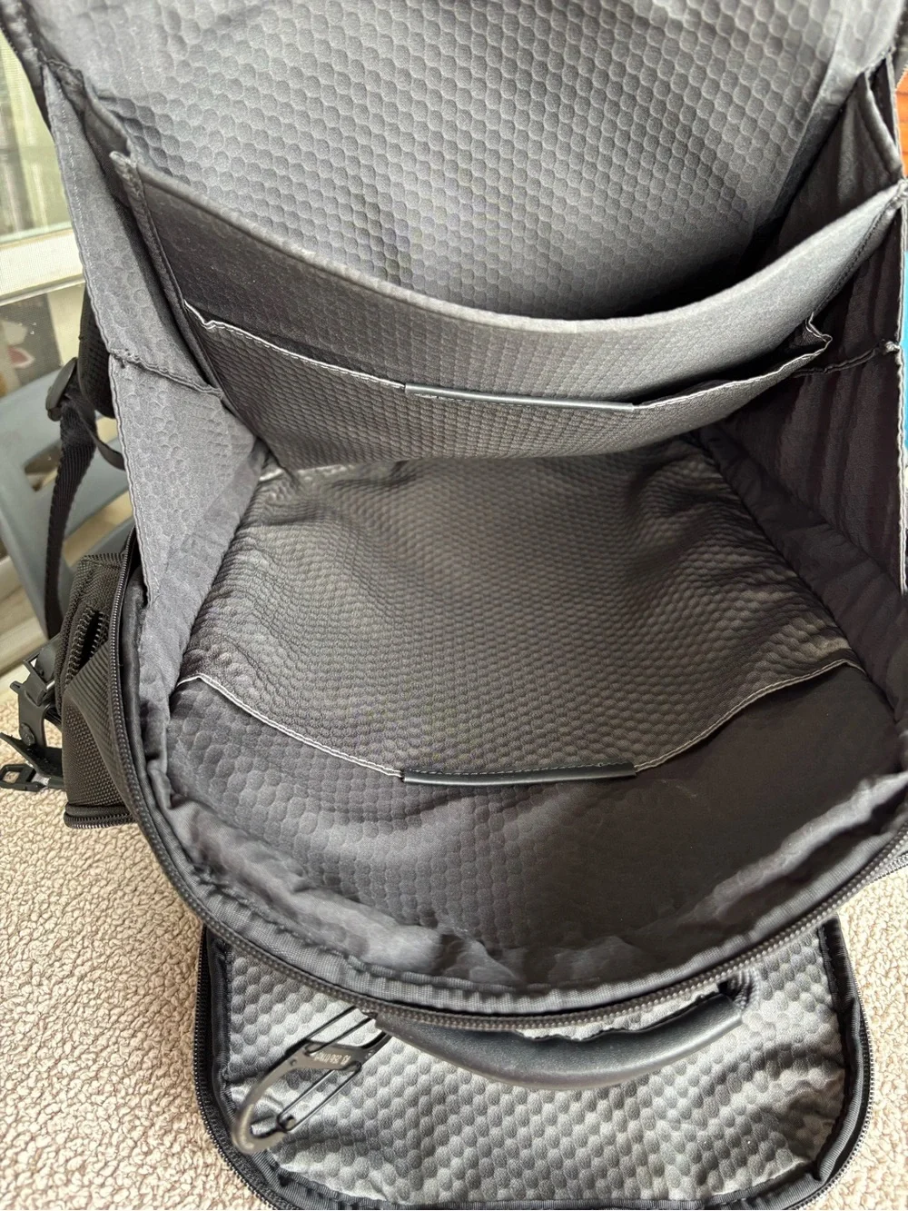 Tumi alpha bravo